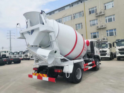 大運6方水泥罐車 建設新農村的得力助手